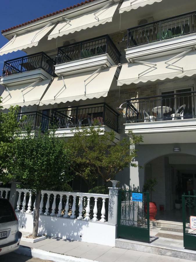 Dionisos Blue Aparthotel Paralia Dionysiou Buitenkant foto